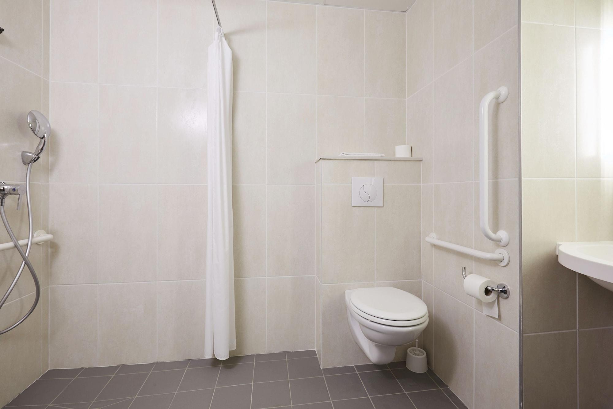 B&B Hotel Lille Tourcoing Centre Экстерьер фото