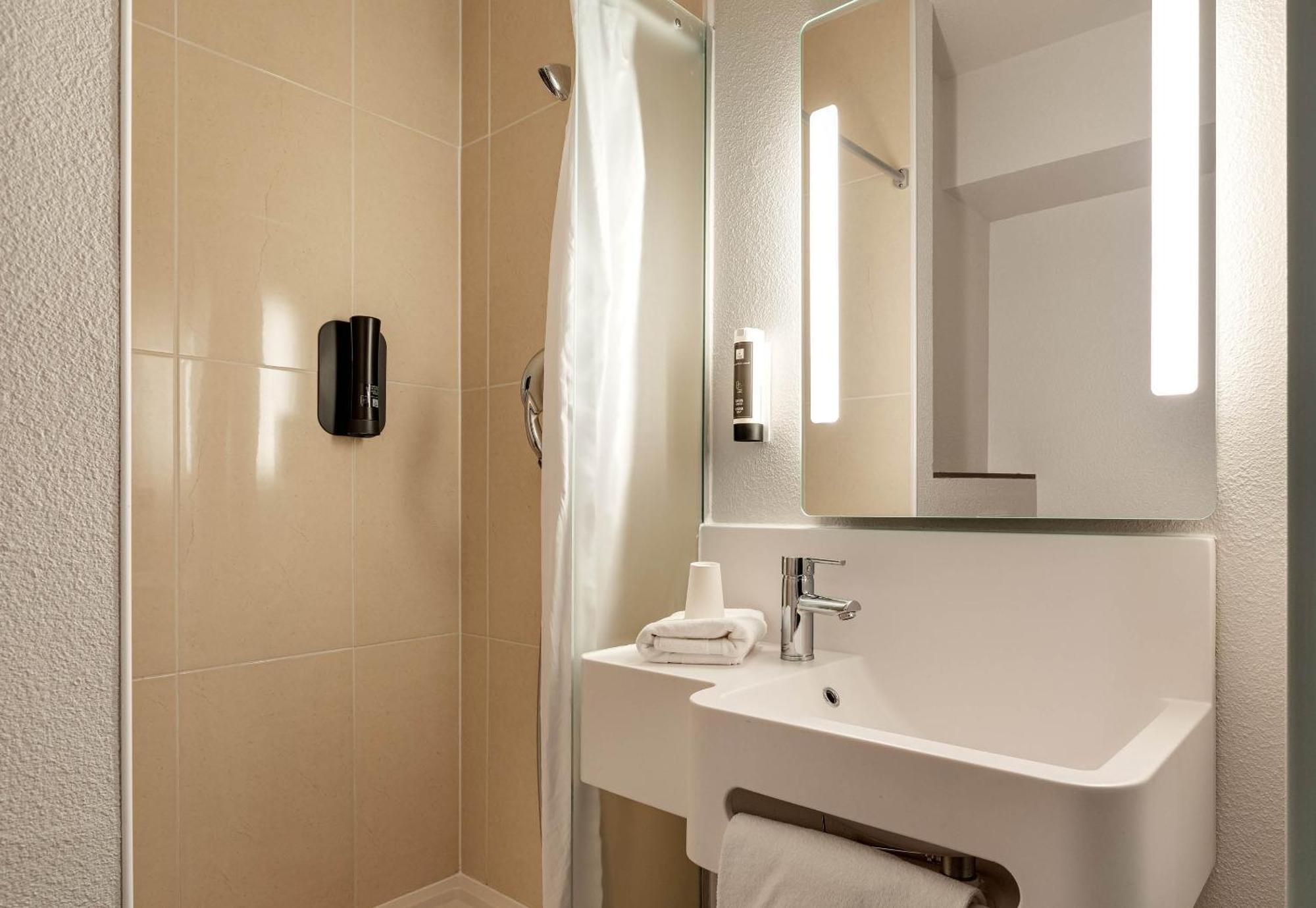 B&B Hotel Lille Tourcoing Centre Экстерьер фото